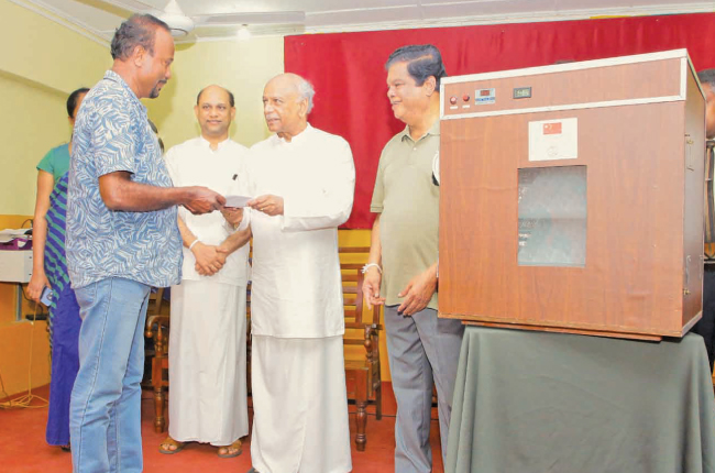 ආර්ථි­කයේ සහ නීතියේ ස්ථාව­ර­භා­වය ඇති කිරී­මට ආණ්ඩුව සමත්වෙලා -අග­මැති දිනේෂ් ගුණ­ව­ර්ධන